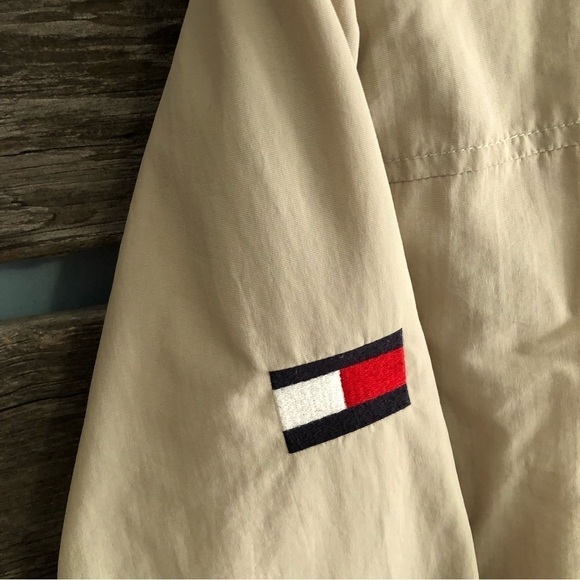 Tommy Hilfiger Size Large Tan Waterproof Jacket - Picture 4 of 7
